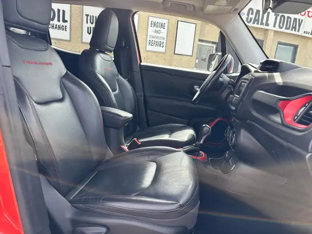 2015 Jeep Renegade 4WD 4dr Trailhawk - Photo 17