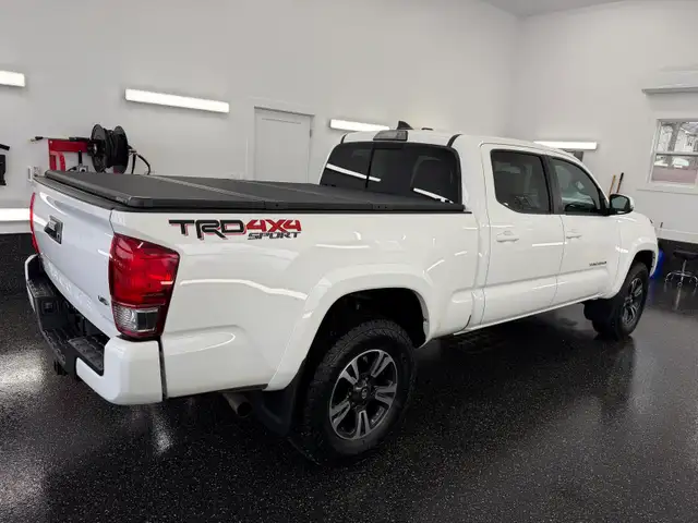 2017 Toyota Tacoma TRD Sport 4X4 - Photo 6
