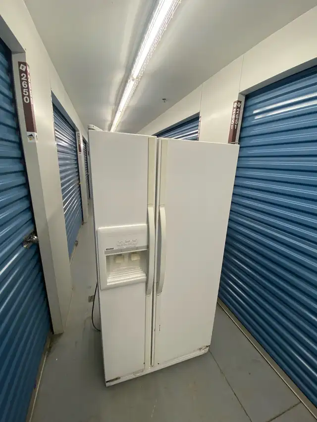 WHIRLPOOL REFRIGERATOR - Photo 3