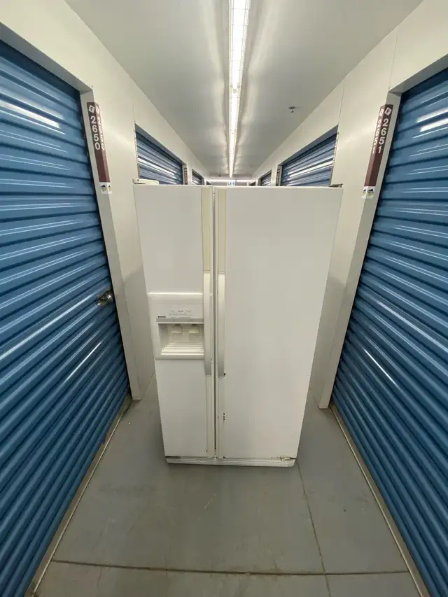 WHIRLPOOL REFRIGERATOR - Photo 5