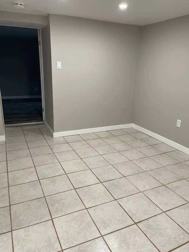 2 Bedroom – Two-Level Unit in Quiet Five-Plex | Cambridge - Photo 6