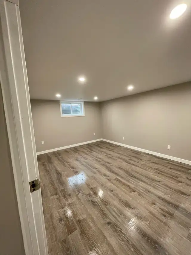 2 Bedroom – Two-Level Unit in Quiet Five-Plex | Cambridge - Photo 8