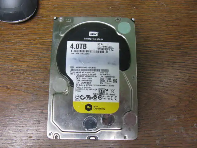 WESTERN DICITAL RE AND  RED