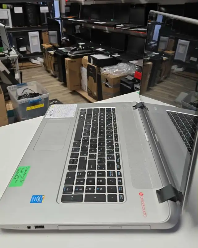 Laptop HP Envy 17" Tactile | i7 | 16GB RAM | SSD - Photo 2