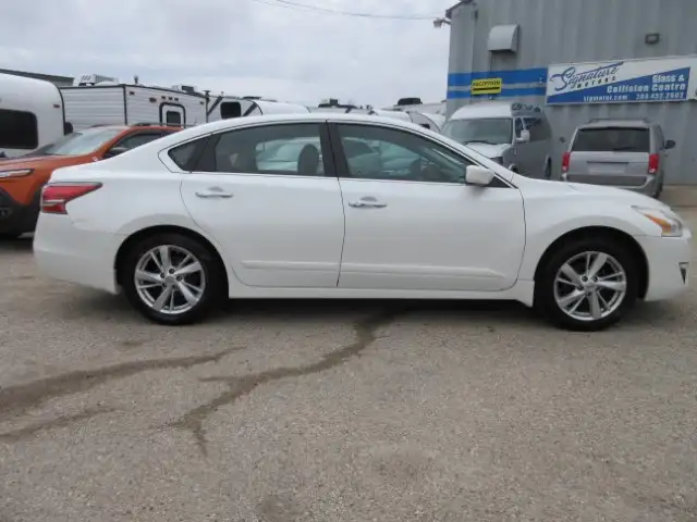 2014 Nissan Altima 2.5 Sunroof Heated Seats FWD - Photo 4