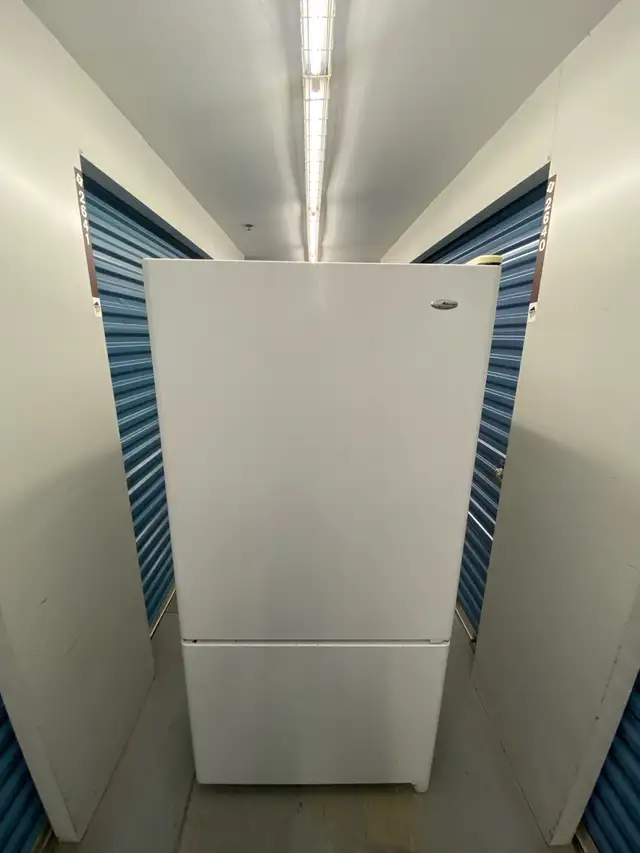 WHITE BOTTOM FREEZER USED - Photo 4