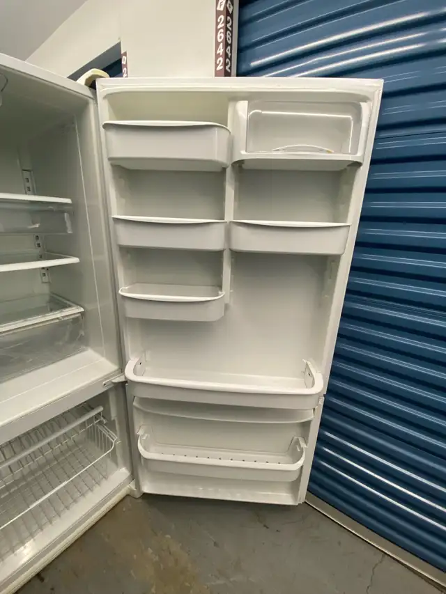 WHITE BOTTOM FREEZER USED - Photo 7