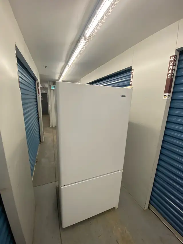 WHITE BOTTOM FREEZER USED - Photo 9