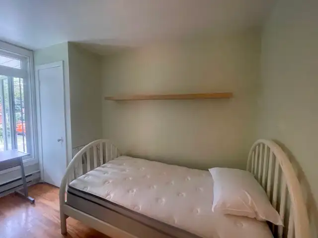 furnished 3 Bedroom -metro cote vertu-family of 6 or 3 students - Photo 6