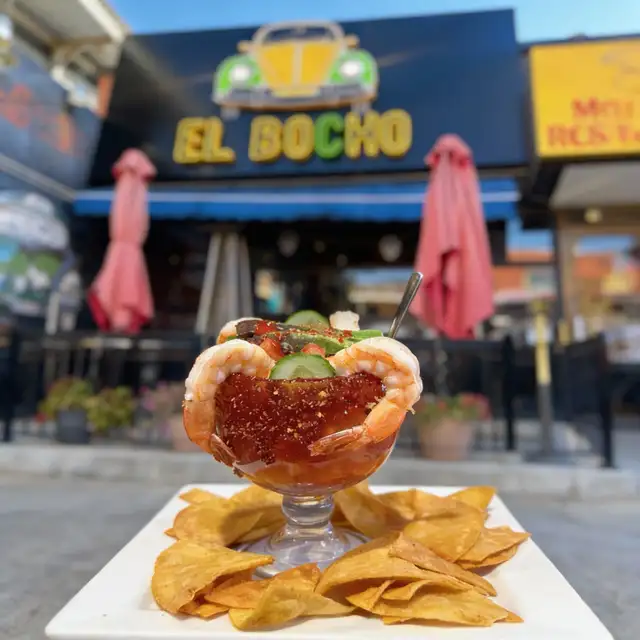 Waitresses and Barmaids WANTED !