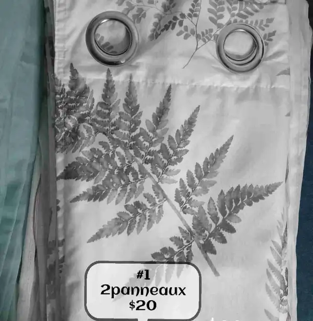 Rideaux à oeillets métalliques disponible