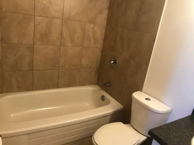 Red Deer 1 bdrm suite 1090 per mth incl all utilities but power - Photo 7