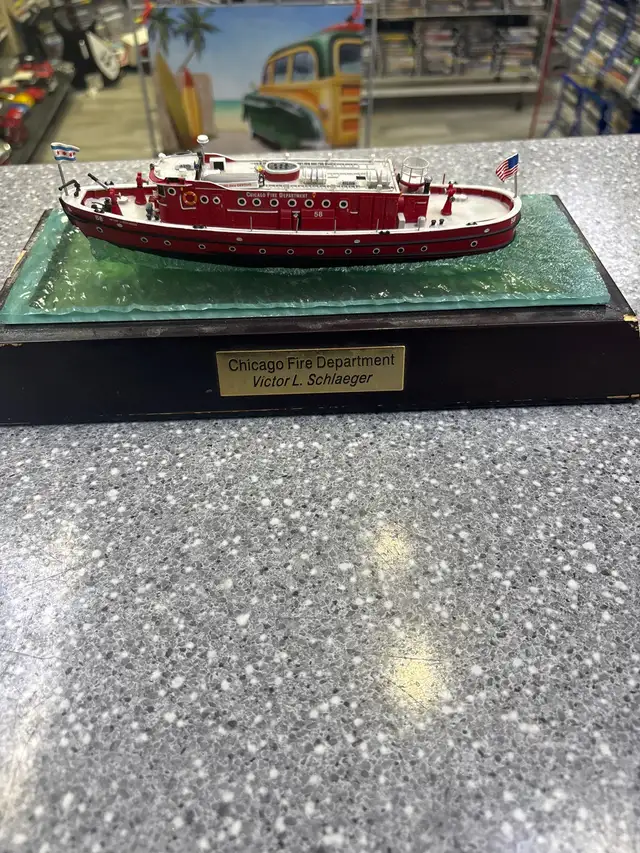 Code 3 Chicago Fire Department Victor L Schlaeger boat - Photo 2