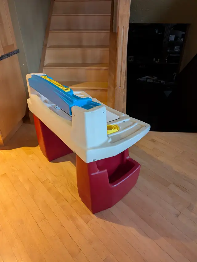 Step2 Studio Art & Drawing Desk - Photo 5