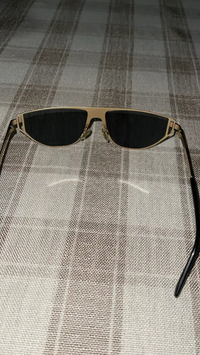 VERSACE SUN GLASSES MEN FOR SALE $150 - Photo 2