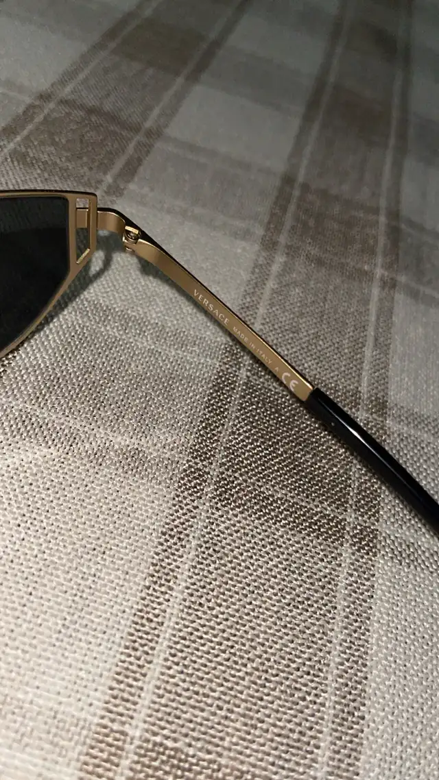 VERSACE SUN GLASSES MEN FOR SALE $150 - Photo 3