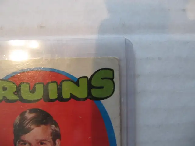 Bobby Orr Boston Bruins Defense OPC #100 Trading Card Circa 1971 - Photo 2