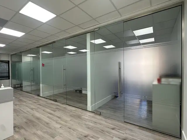 STAIR RAILING GLASS PARTITION OFFICE GLASS ENCLOSURE OFFICE DOOR - Photo 2