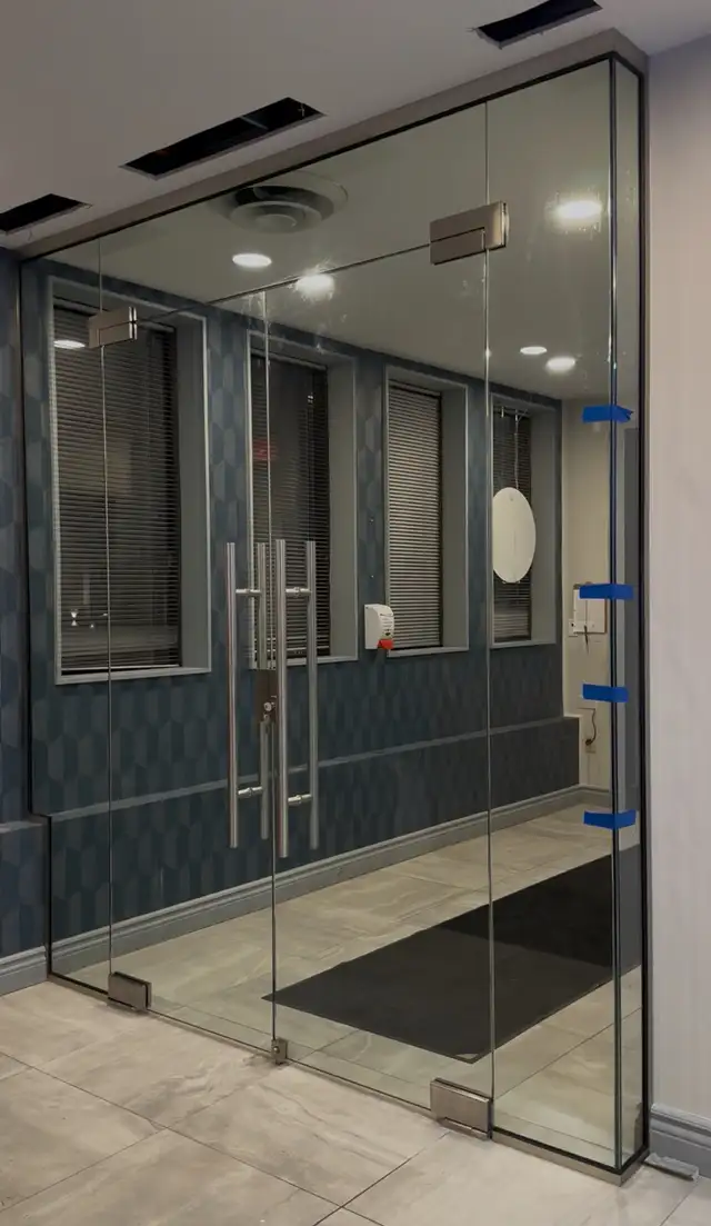 STAIR RAILING GLASS PARTITION OFFICE GLASS ENCLOSURE OFFICE DOOR - Photo 5