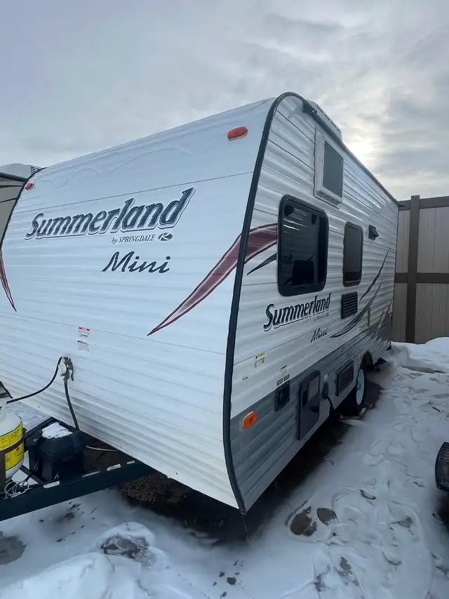 2015 Summerland Mini W/bunks only 2790Lbs! - Photo 2