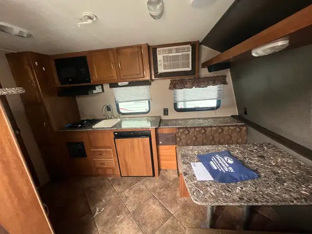 2015 Summerland Mini W/bunks only 2790Lbs! - Photo 4