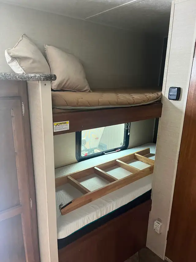 2015 Summerland Mini W/bunks only 2790Lbs! - Photo 6