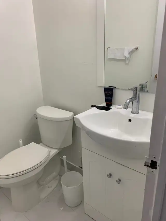 There is a master bedroom with walk-in closet available starting - Photo 3