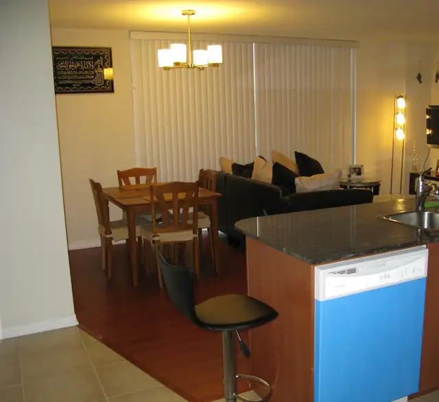 Fully furnished one bedroom apartment available in Toronto - Photo 2