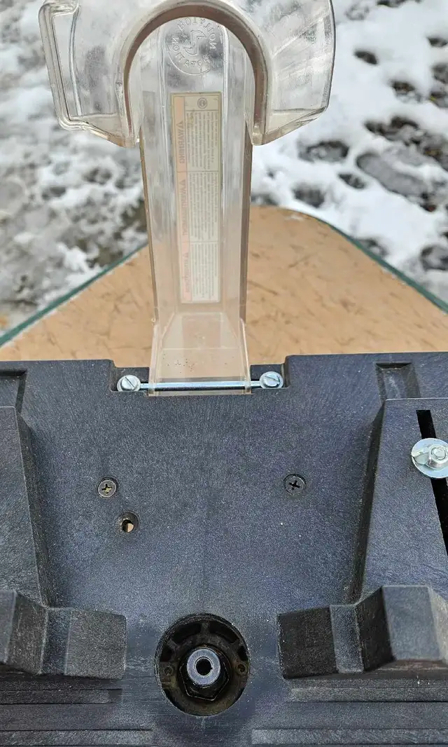 Router and Table - Photo 8