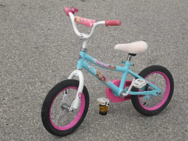 OUTGROWN & LIKE NEW GIRL'S  14' PAW PATROL SKYE BIKE $40.00! - Photo 2