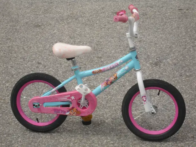 OUTGROWN & LIKE NEW GIRL'S  14' PAW PATROL SKYE BIKE $40.00! - Photo 3