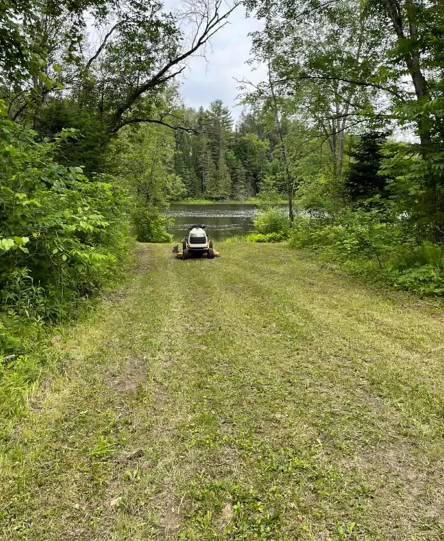 terrains à val des monts avec accès à l’eau - Photo 2