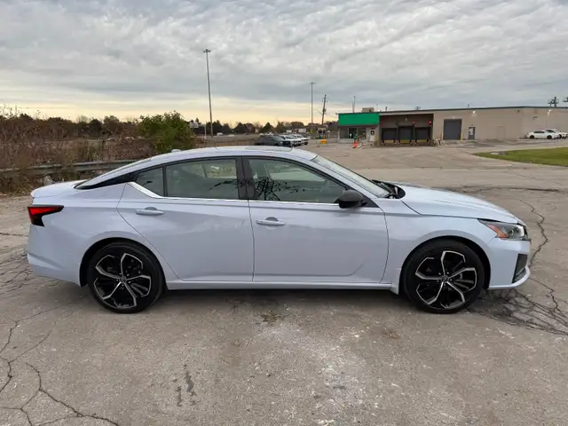 2024 Nissan Altima SR AWD | Leather | Camera | GPS | - Photo 4