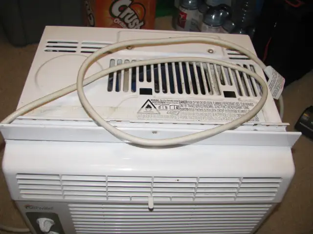 Window Air Conditioner - Photo 2