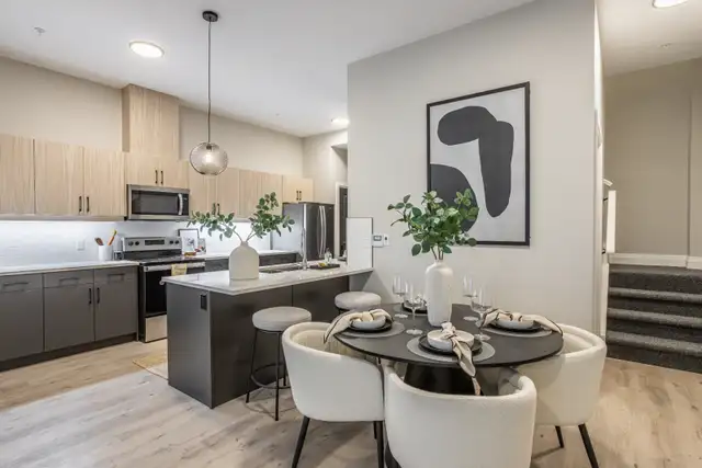 Bachelor & 3 Bedroom Units in North London at Staxlyfe! - Photo 2