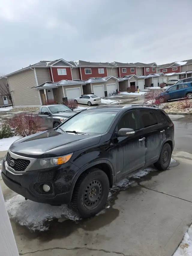 2013 Kia Sorento LX AWD – NEW ENGINE | No Accidents - Photo 2