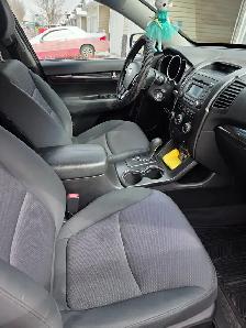 2013 Kia Sorento LX AWD – NEW ENGINE | No Accidents - Photo 5