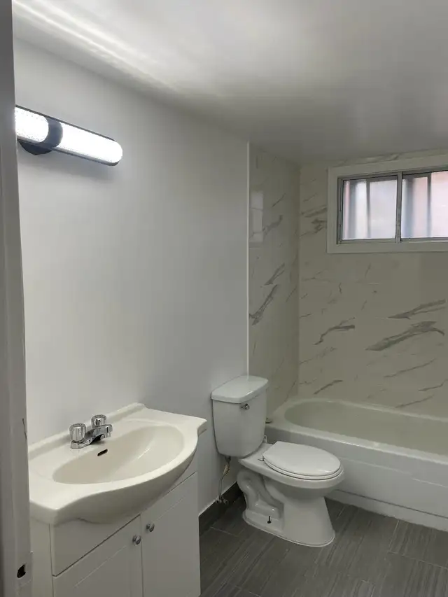 Grand 4 1/2 à loyer (Montréal-Nord) Eau chaude - Photo 7