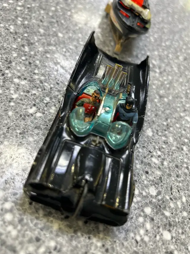 Corgi 267 Batmobile Boat and Trailer Damaged - Photo 4