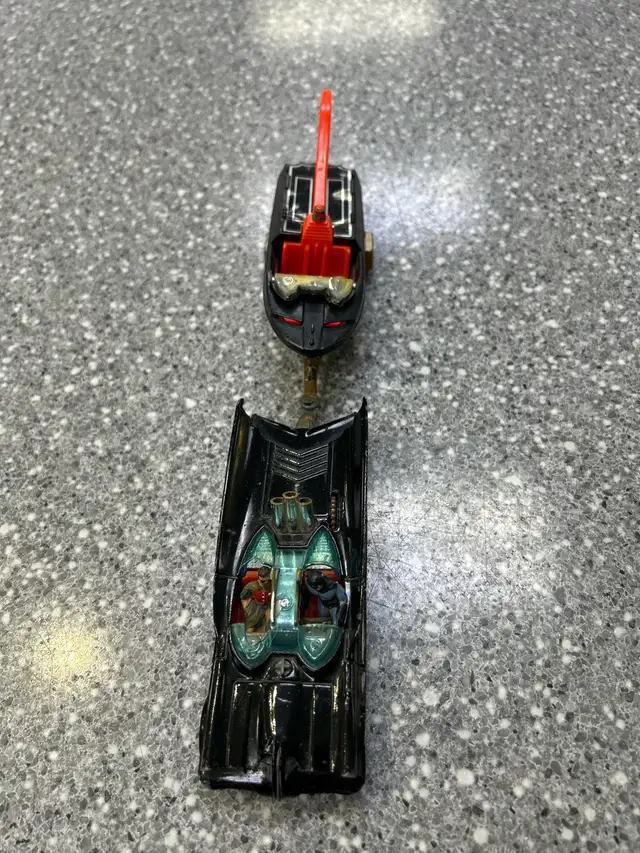 Corgi 267 Batmobile Boat and Trailer Damaged - Photo 6