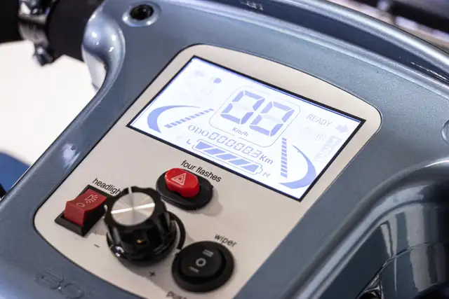 The LoadRider - Mobility Scooter with Roof and Rain Cover - Photo 7