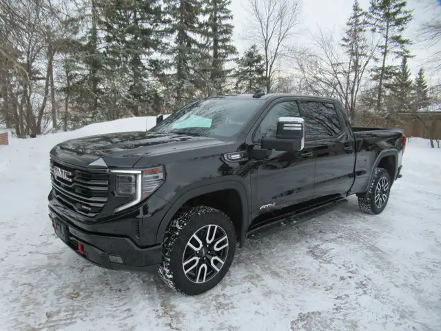 2024 GMC Sierra 1500 AT4 Crew Cab 4WD