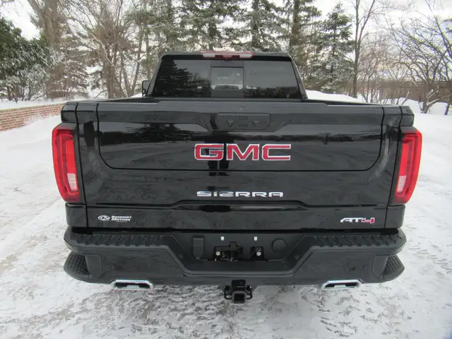 2024 GMC Sierra 1500 AT4 Crew Cab 4WD - Photo 4