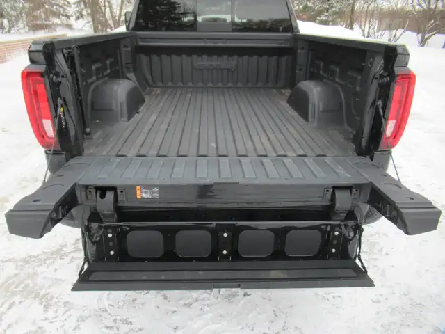 2024 GMC Sierra 1500 AT4 Crew Cab 4WD - Photo 5