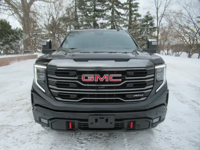 2024 GMC Sierra 1500 AT4 Crew Cab 4WD - Photo 10