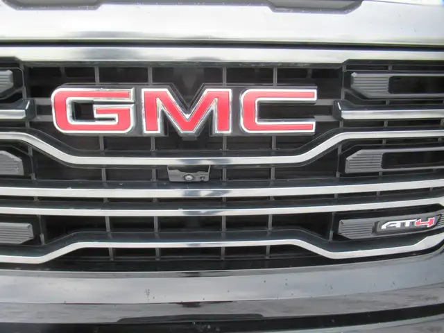 2024 GMC Sierra 1500 AT4 Crew Cab 4WD - Photo 11