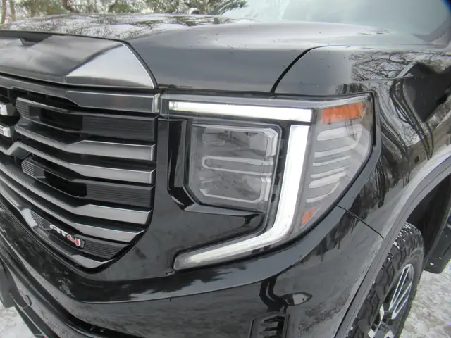 2024 GMC Sierra 1500 AT4 Crew Cab 4WD - Photo 12