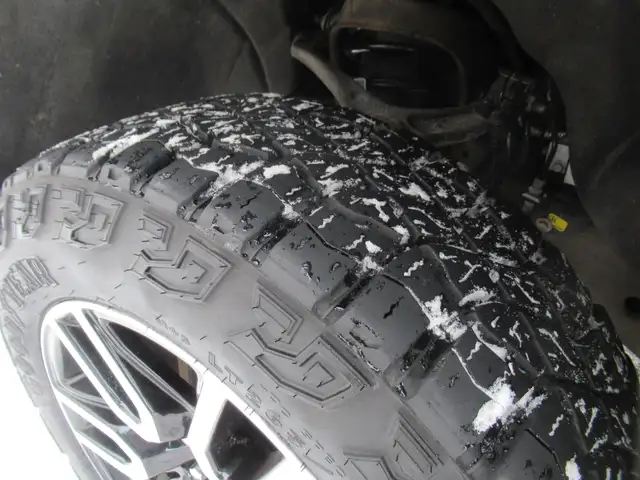 2024 GMC Sierra 1500 AT4 Crew Cab 4WD - Photo 13