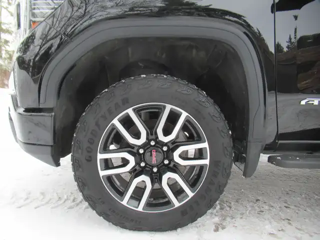 2024 GMC Sierra 1500 AT4 Crew Cab 4WD - Photo 14