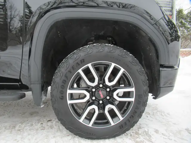 2024 GMC Sierra 1500 AT4 Crew Cab 4WD - Photo 16